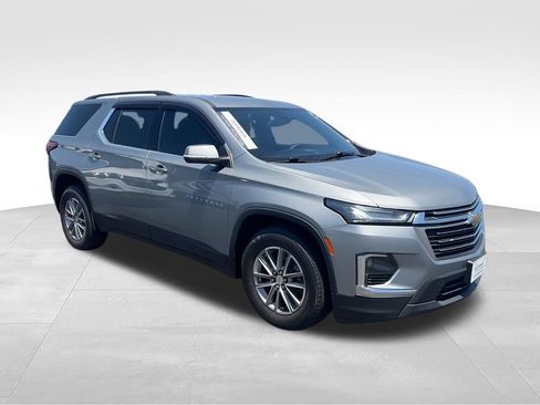 Used 2023 Chevrolet Traverse LT AWD/4WD image 2