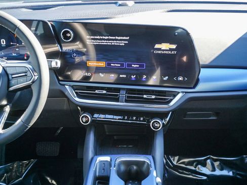 New 2026 Chevrolet Equinox EV LT image 15