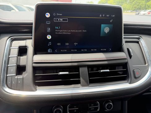 Used 2022 Chevrolet Suburban RST w/ Luxury Package AWD/4WD image 17
