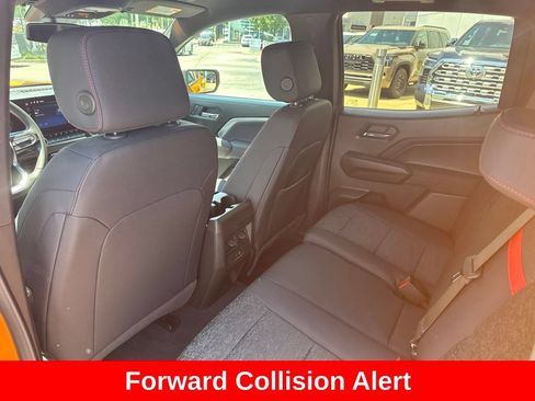Used 2025 Chevrolet Colorado Z71 AWD/4WD image 17