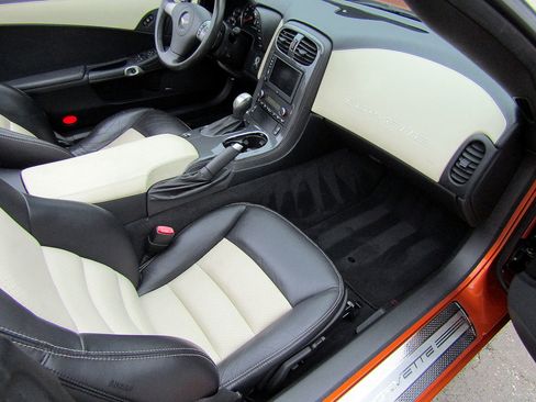 Used 2008 Chevrolet Corvette Convertible w/ Preferred Equipment Group RWD image 13