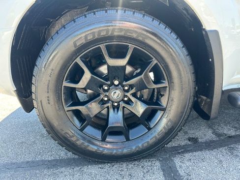 Used 2020 Nissan Frontier SV w/ Midnight Edition Floor Mats AWD/4WD image 19