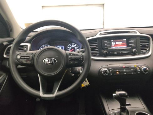 Used 2016 Kia Sorento FWD image 22