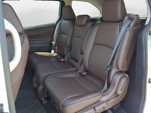 New 2026 Honda Odyssey Touring image 8