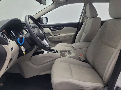 Used 2018 Nissan Rogue Sport SV w/ SV Technology Package image 17