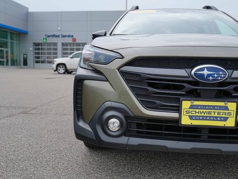 Used 2025 Subaru Outback Premium AWD/4WD image 3