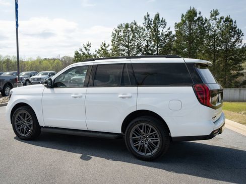 New 2026 Ford Expedition Platinum w/ Stealth Appearance Package image 15