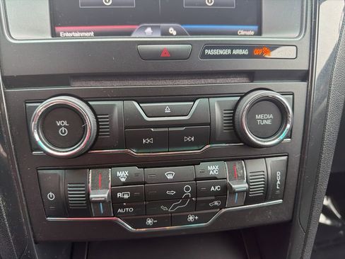 Used 2016 Ford Explorer XLT w/ Equipment Group 201A image 26