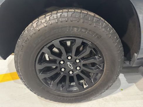 Used 2021 Chevrolet Tahoe Z71 w/ Z71 Off-Road Package image 41