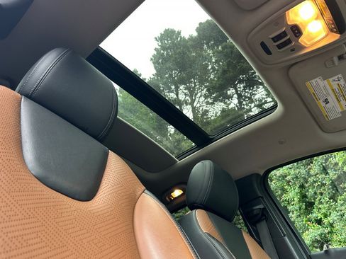 Used 2021 Buick Encore GX Essence w/ Experience Buick Package image 17