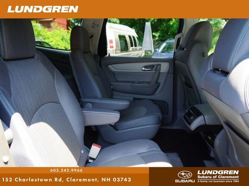 Used 2015 Chevrolet Traverse LT w/ Traveler's Package FWD image 28