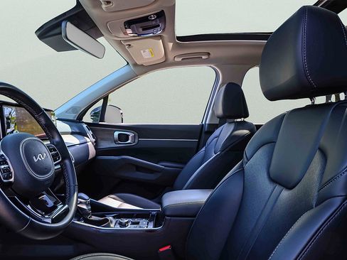 Certified 2023 Kia Sorento X-Line EX AWD/4WD image 9