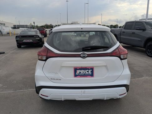 Used 2025 Nissan Kicks Play S FWD image 6