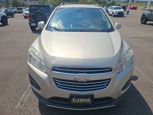 Used 2016 Chevrolet Trax LT w/ LT Convenience Package AWD/4WD image 2