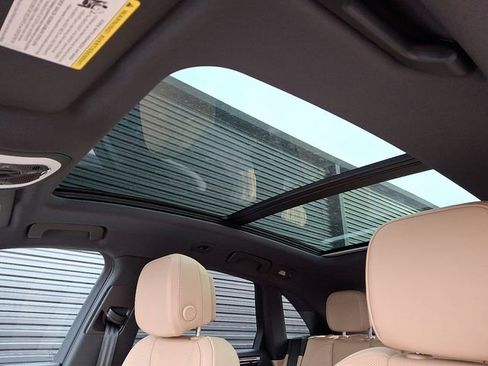 Certified 2026 Porsche Macan AWD/4WD image 17