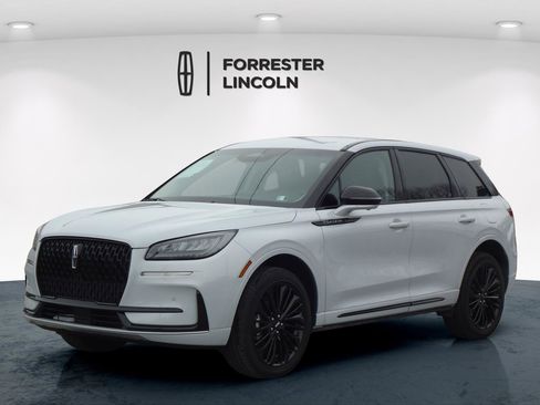 Used 2025 Lincoln Corsair AWD w/ Equipment Group 101A image 7