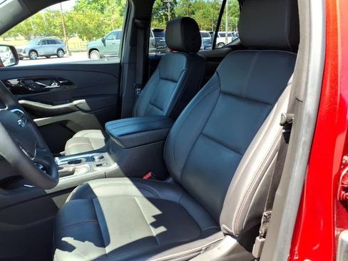 Used 2022 Chevrolet Traverse RS FWD image 19