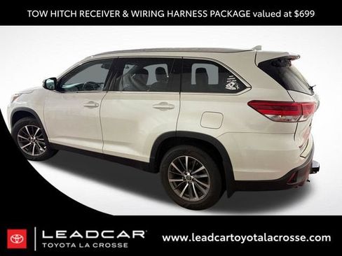 Certified 2019 Toyota Highlander XLE AWD/4WD image 2