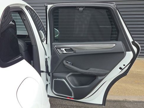 Certified 2026 Porsche Macan GTS image 22