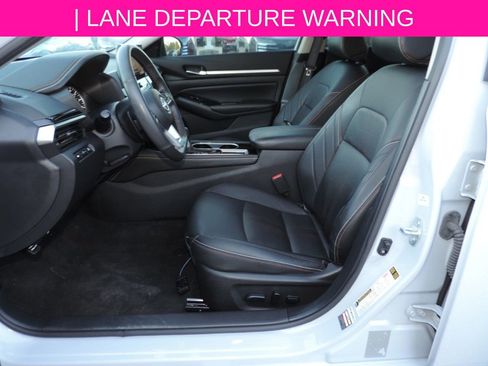 Certified 2024 Nissan Altima 2.5 SR w/ SR Premium Package image 17