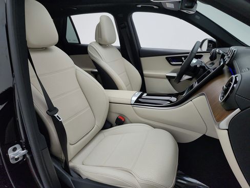 Certified 2024 Mercedes-Benz GLC 300 4MATIC image 18