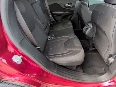 Used 2015 Jeep Cherokee Latitude FWD image 20