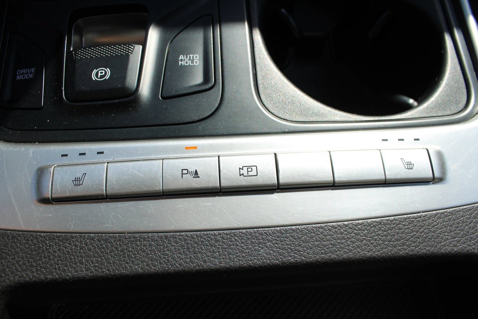 Used 2025 Kia Carnival FWD image 23