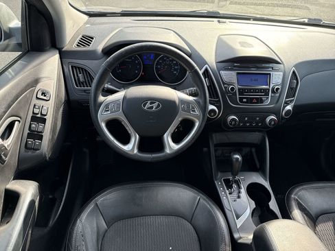 Used 2012 Hyundai Tucson GLS image 14