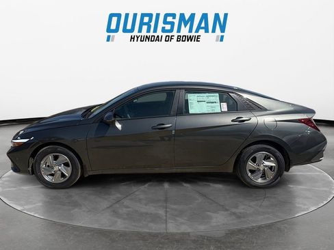 New 2026 Hyundai Elantra SE FWD image 3