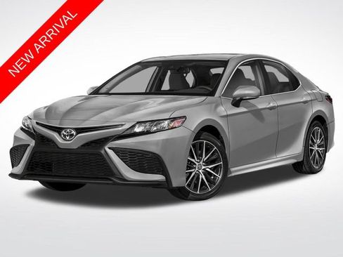 Used 2024 Toyota Camry SE FWD image 1