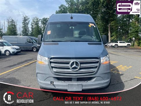 Used 2021 Mercedes-Benz Sprinter 2500 image 2