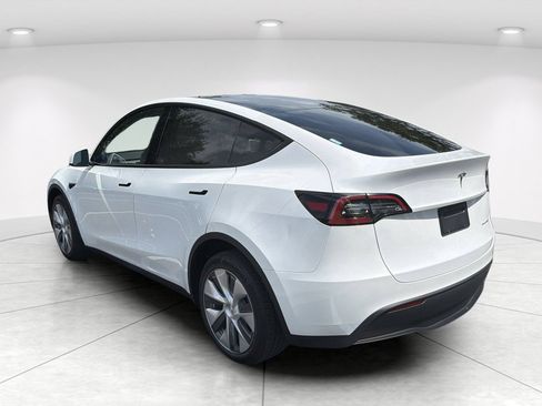 Used 2023 Tesla Model Y Performance AWD/4WD image 6