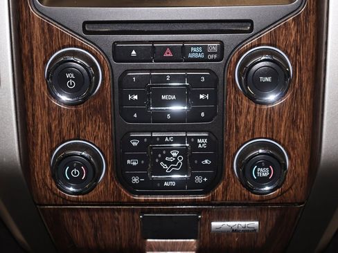 Used 2014 Ford F150 Lariat image 29