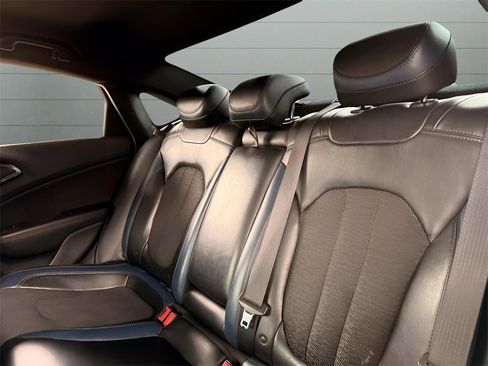 Used 2016 Chrysler 200 S image 19