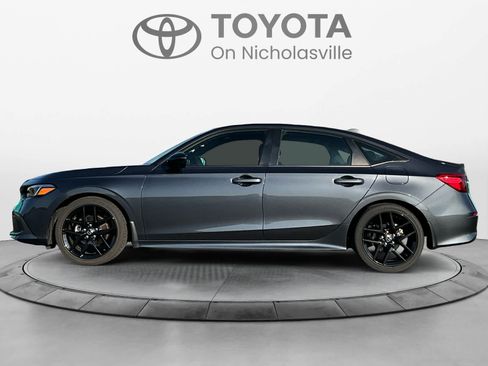 Used 2024 Honda Civic Sport image 2
