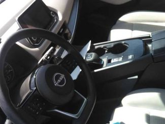 Used 2023 Nissan Rogue SV video 2