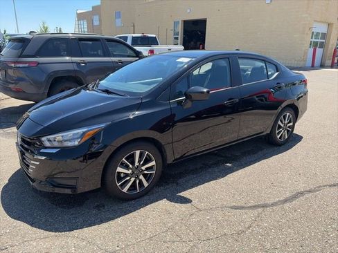 Used 2025 Nissan Versa SV FWD image 1