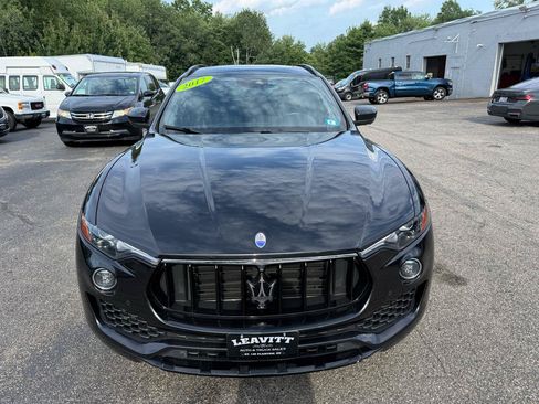 Used 2017 Maserati Levante w/ Sport Package AWD/4WD image 4