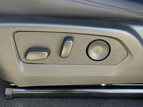 Used 2024 Chevrolet Colorado Z71 w/ Z71 Convenience Package 2 image 27