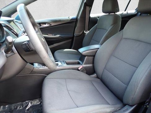 Used 2017 Chevrolet Cruze LT w/ Convenience Package FWD image 10