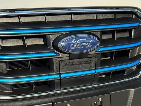 Used 2022 Ford E-Transit Medium Roof w/ Load Area Protection Package RWD image 9