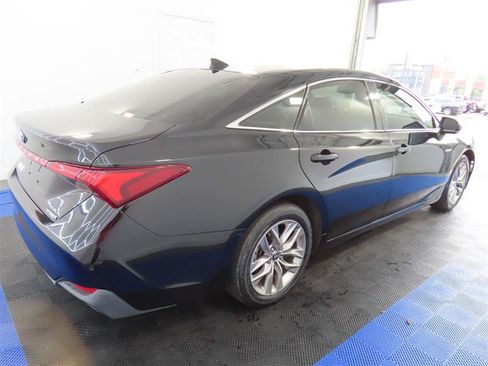 Used 2021 Toyota Avalon XLE w/ Moonroof Package FWD image 14