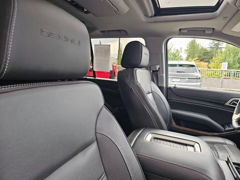Used 2019 GMC Yukon Denali w/ Denali Ultimate Package AWD/4WD image 11
