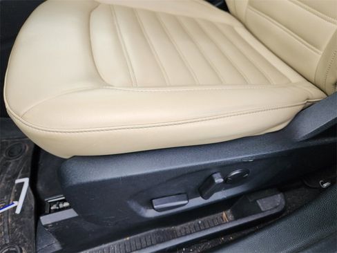 Used 2021 Ford Edge SEL w/ Convenience Package image 15