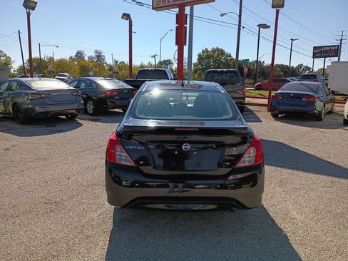 Used 2019 Nissan Versa SV image 6