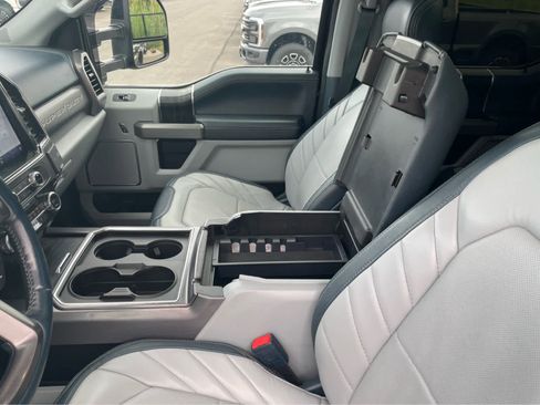 Used 2022 Ford F450 Limited w/ FX4 Off-Road Package image 32