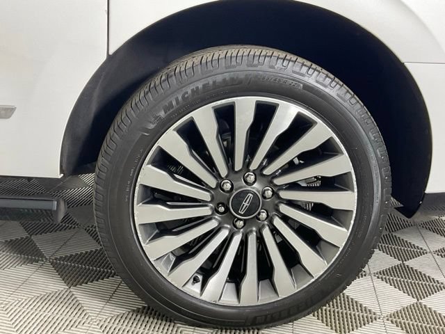 Used 2021 Lincoln Navigator L Reserve w/ Luxury Package AWD/4WD image 9