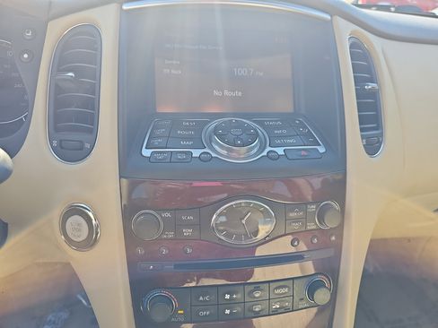 Used 2015 INFINITI QX50 Journey w/ Premium Package image 19