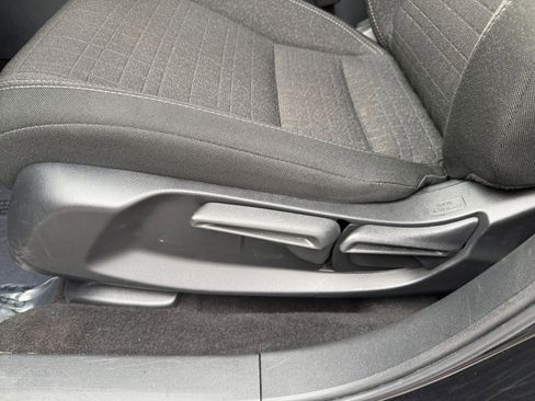 Used 2025 Honda HR-V LX image 23