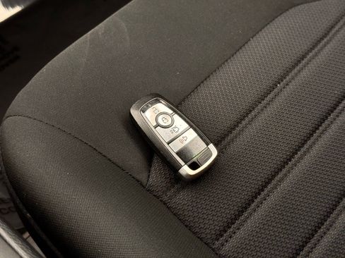Used 2020 Ford Fusion SE FWD image 35